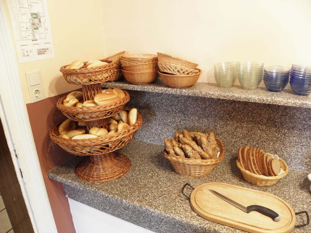 Familie Zuser Hotel Garni Mitterbach Ngoại thất bức ảnh